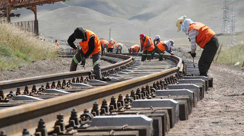 Railroad Track Facts… Construction, Safety and More.