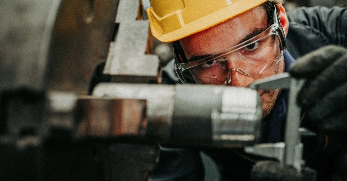 Man Measuring 1200x628