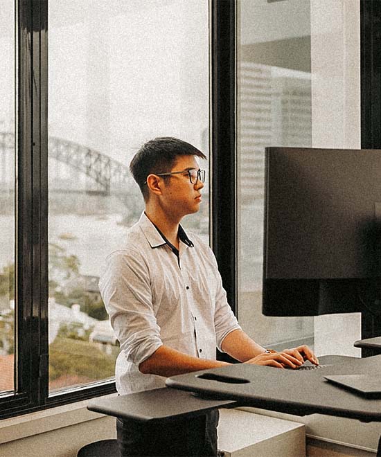 Office Ergonomics Capabilities Desktop 560x660 Gettyimages 2214689097