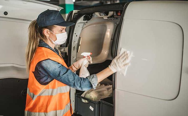 Working sanitizing vehicle