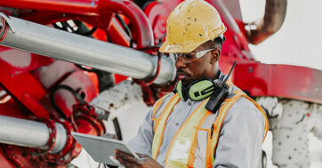 Man Clipboard Industrial Site 1200x628 EHS professional